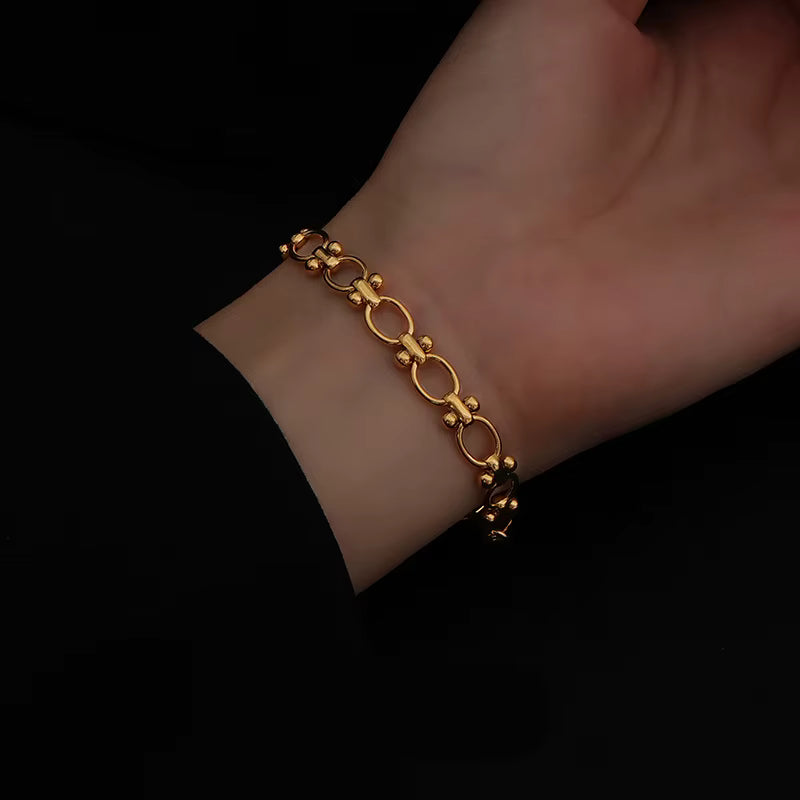 The Amara Set – Timeless Elegance