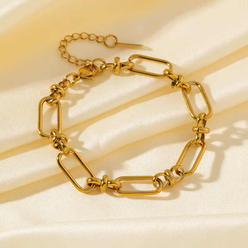 The Amara Set – Timeless Elegance