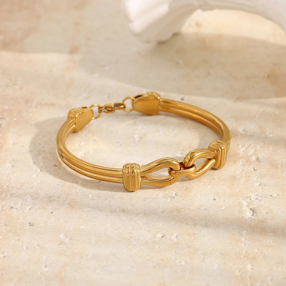 Infinity Knot – Elegant 18K Gold Plated Bracelet