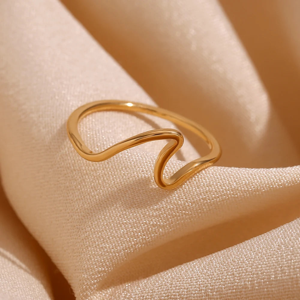 Minimalist Wave Ring
